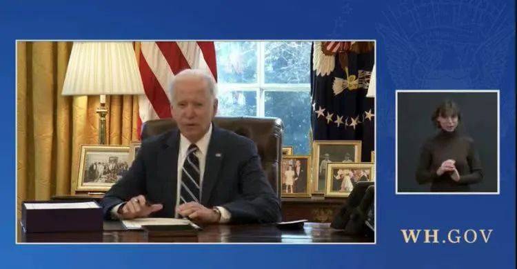 正式生效！拜登“撒钱”1.9万亿美元，美股、比特币昨夜继续“狂欢”，经济学家发出警告…