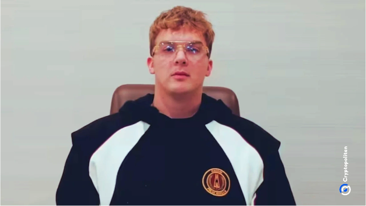 海登·戴维斯（HaydenDavis）说，他能够通过向姐妹卡琳娜·米利（KarinaMilei）付款来控制哈维尔·米利（JavierMilei）