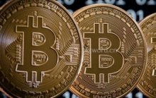 最强“印钞机”！中国人买基金翻倍，老外买比特币，市值万亿美元