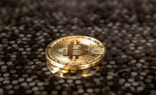 马斯克站台、蔡文胜狂买，为什么科技大佬都在炒作比特币？