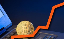 全球支付巨头Paypal推出加密货币结算服务，比特币冲上59000美元