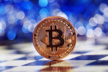 比特币站上6万美元关口背后，看涨投资者缘何爆仓不断？