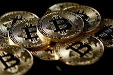 比特币短线下挫1100美元，现报44065美元/枚。