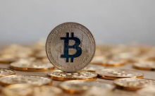 多方因素促成比特币突破44000美元