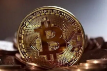  比特币跌至 3 万美元关口 机构和鲸鱼在做什么？