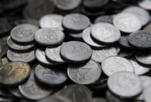 “人在币圈混，三天饿九顿”，比特币暴跌！