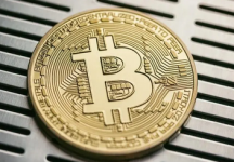  BTC 跌破20000美元