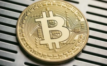 比特币日内大涨5.00% 现报21842美元/枚
