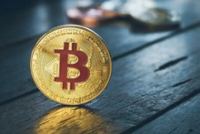  BTC突破22000美元