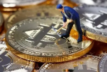 比特币挖矿难度下调5.01%至27.69T，创一年以来最大跌幅
