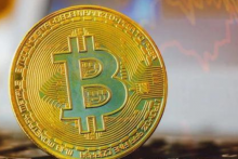 随着投资者继续关注美联储主席的评论，比特币跌至 1.96 万美元