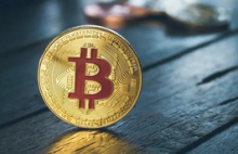  市场动荡加剧 比特币两个月来首次跌破1.9万美元